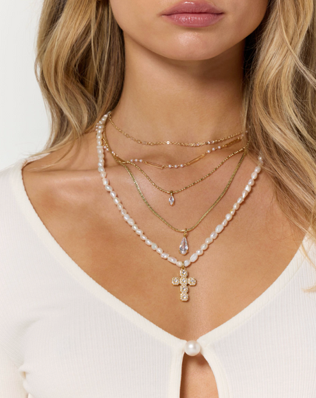 Jewelry Gifts That Make a Quinceañera Shine Forever