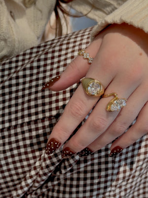 Helen Signet Statement Ring