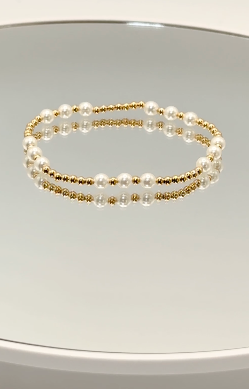 Graduating Pearl Stretch Bead Bracelet 4mm